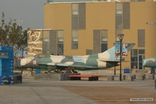 Во что можно превратить старый авианосец?