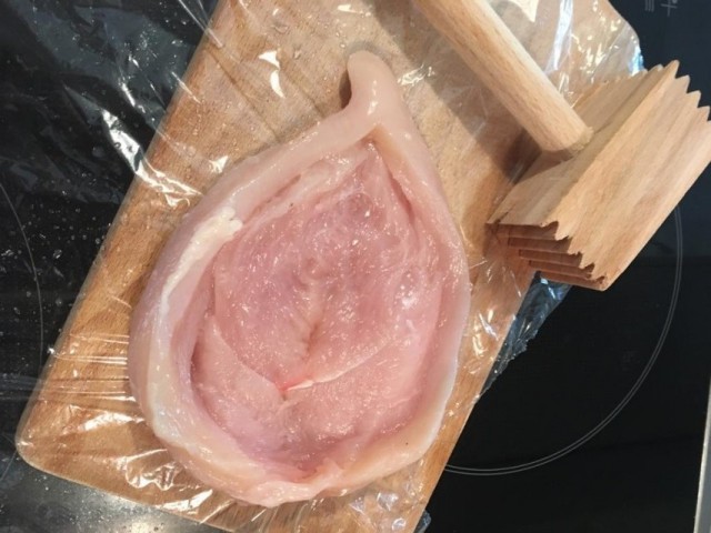 Куриные грудки в беконе