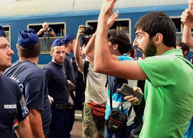 Мигранты спасают статистику. Естественный прирост населения отрицательный.