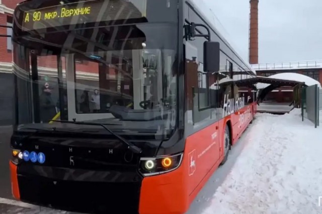 В Нижнем Новгороде представили первый белорусско-российский электробус «МиНиН», он же «апельсин»