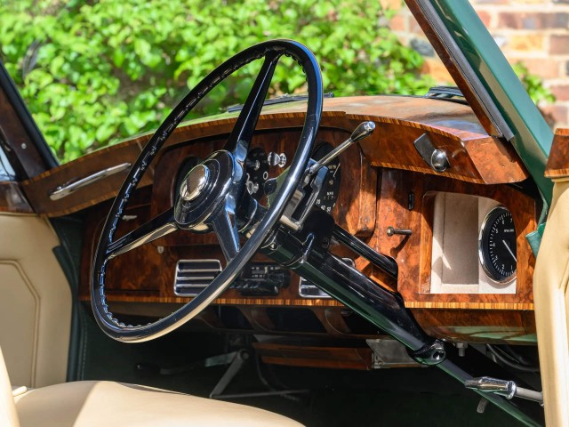 Автомобили RM Sotheby’s. Картинки с аукциона. Июнь 2024