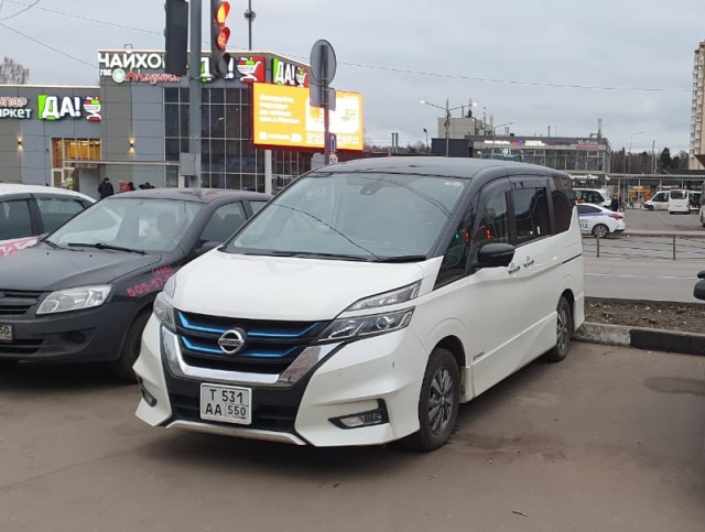 Продаю второй автомобиль.