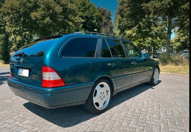 Новая игрушка (Mercedes S202)