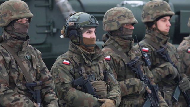 В Польше парень надел в школу на хэллуин костюм солдата ВС РФ,