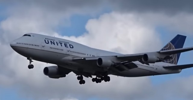 Последний летающий Boeing 747-300