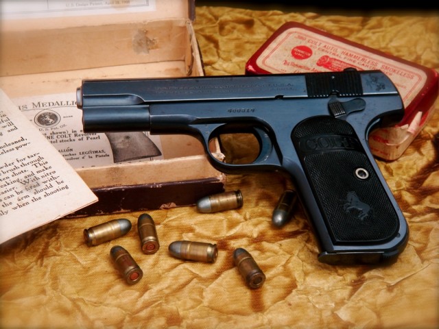 Пистолет Colt Model 1903 Pocket Hammerless - шедевр оружейной эстетики.