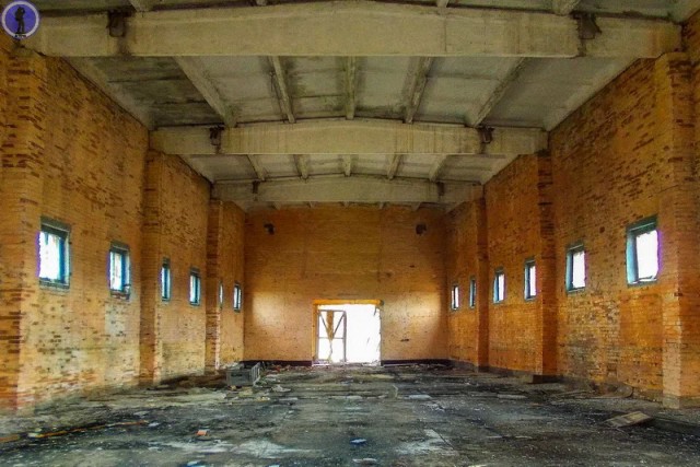 Заброшенный ракетный арсенал бывшего военного аэродрома "Кулон" в Переяславке