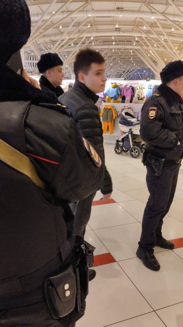 В Москве суд постановил выпустить из СИЗО таджиков, которые толпой нападали на москвичей и приставали к молодым девушкам.