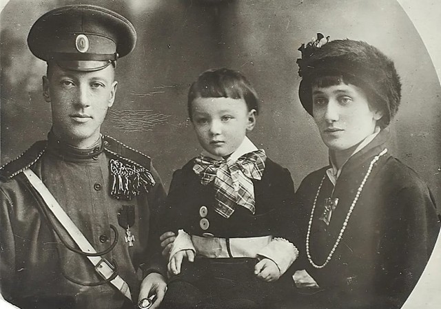 26 августа 1921 года по обвинению в участии в антисоветском заговоре был расстрелян поэт Николай Гумилев