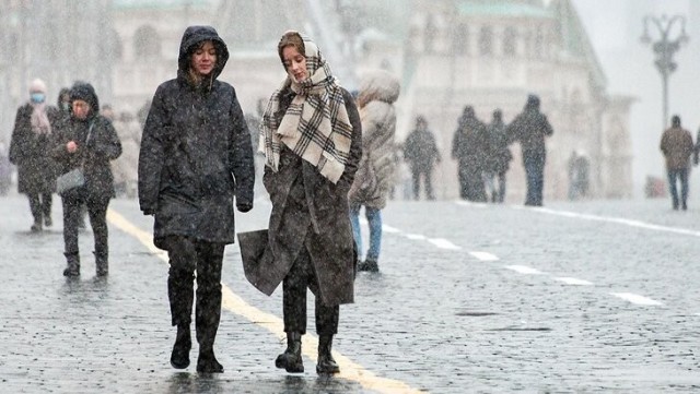 Метель и ледяной дождь ожидаются в Москве на следующей неделе.