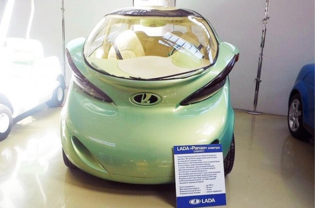 АвтоВАЗ вспомнил, как Lada Rapan удивила всех на Парижском автосалоне