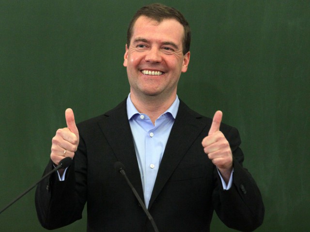Медведев: экономика России вошла в стадию роста