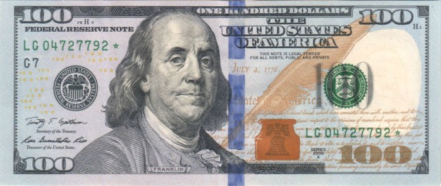 Деньги на воду: ВМС США приняли на вооружение авианосец за $13 млрд