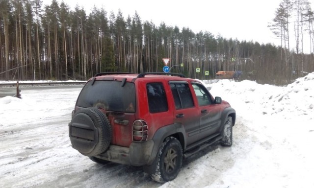 Старый Grand Cherokee, на тестовой трассе "Jeep Territory"