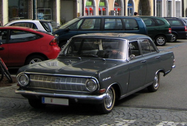 10 советских автомобилей, которые сложно отличить от иностранных моделей