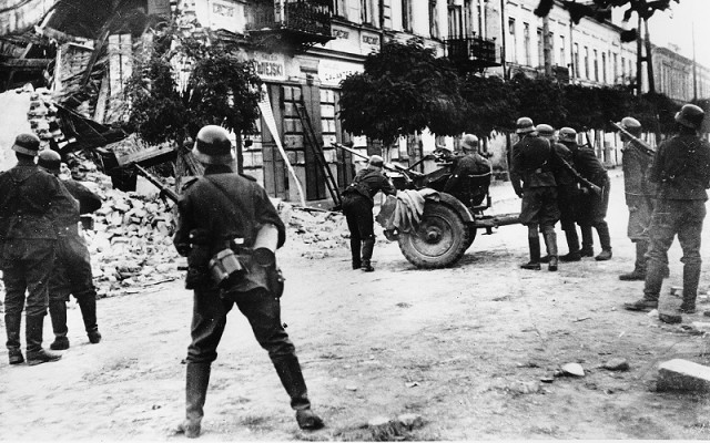 Гибель Польши в сентябре 1939 года и "удар в спину".