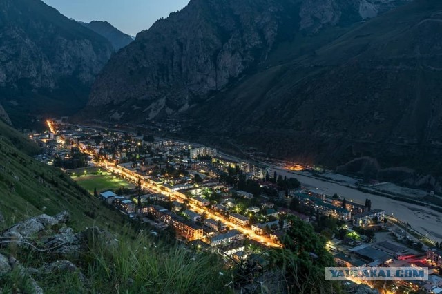 Как живется в самом узком городе мира, спрятавшемся в глубине Тибета