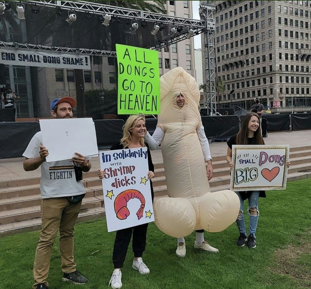 Не ЯПовцы однозначно: В Лос-Анджелесе провели марш под названием Small Dong March