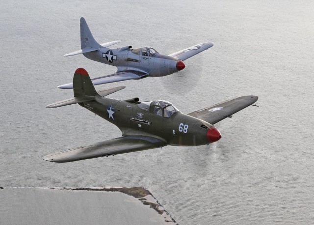 Р-39 Аэрокбра. Американская любимица сталинских соколов. История создания и основные модификации.