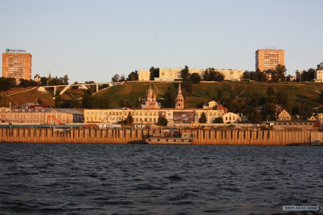 На катере в пос.Макарьево или Топограв, бе-бе-бе)