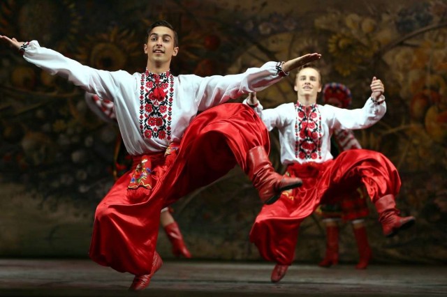 "Ахматовцы" заезжают в Ростов-на-Дону с двух сторон. "Вагнеровцы" просят мирное население ради собственной безопасности покинуть центр города.