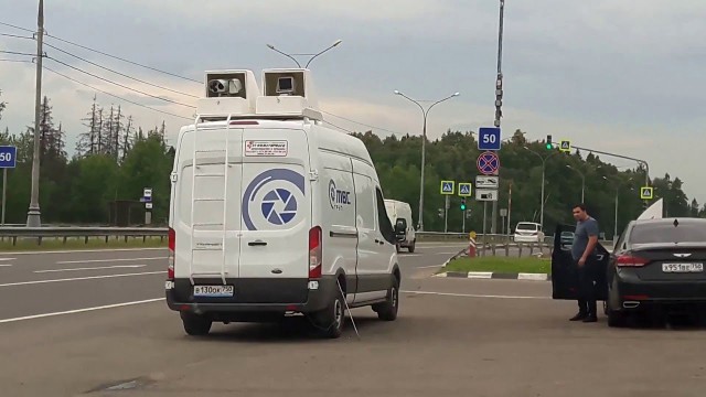 В Госдуму внесли законопроект, запрещающий использовать передвижные и мобильные камеры для рассылки «писем счастья»