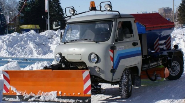 В Балакове Комбинат благоустройства получил новую технику. Это прорыв, товарищи.
