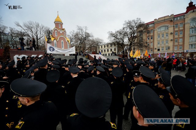 Учительница самарской школы дала пинка восьмикласснику за разговоры во время фильма "Экстремизму - нет"