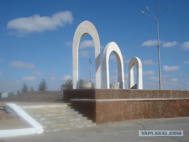 Советские стелы городов