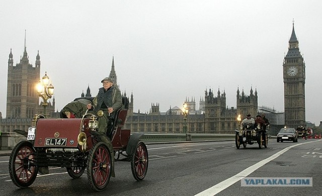 Парад старинных авто в Англии