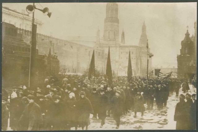 История в фотографиях
