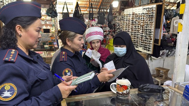 В Киргизии полиция предупредила более 300 женщин о запрете ношения никаба