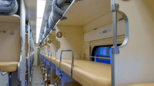 На Украине построили шесть новых плацкартных вагонов.