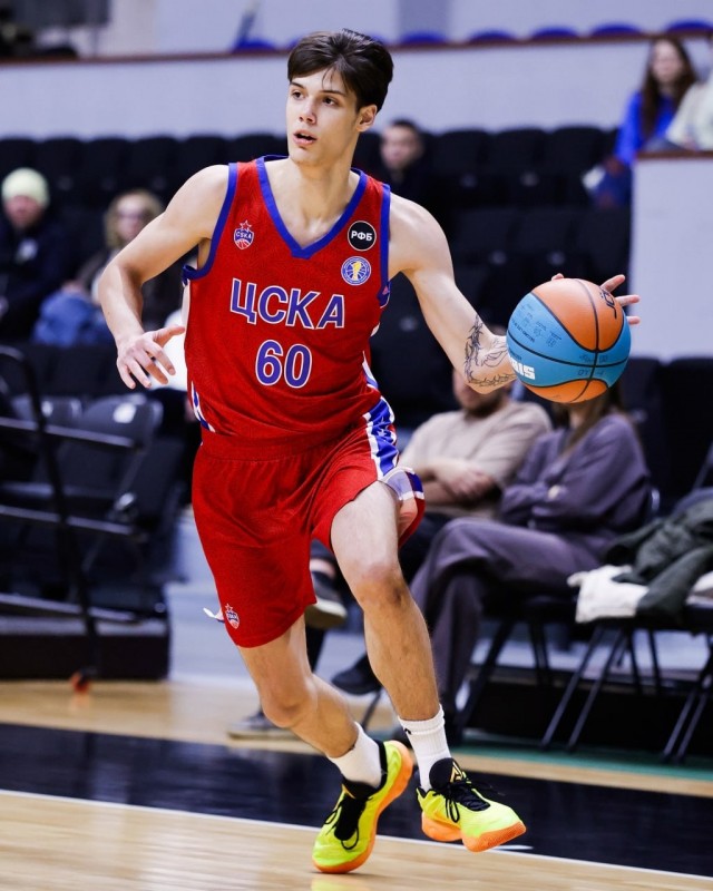 Так нужный нашей стране специалист осторожно убежал