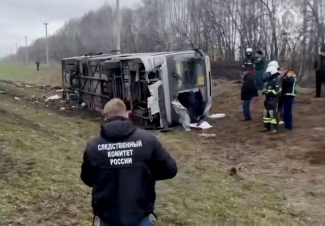 ДТП с детьми в Саратовской области. Водитель скончался, 10 пострадавших