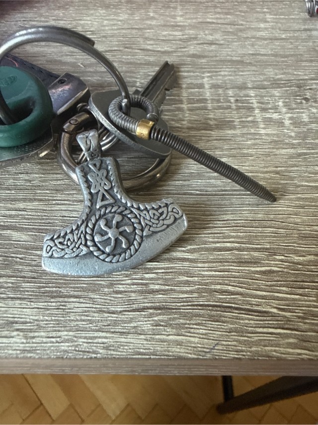 Брелоки. У кого какие?