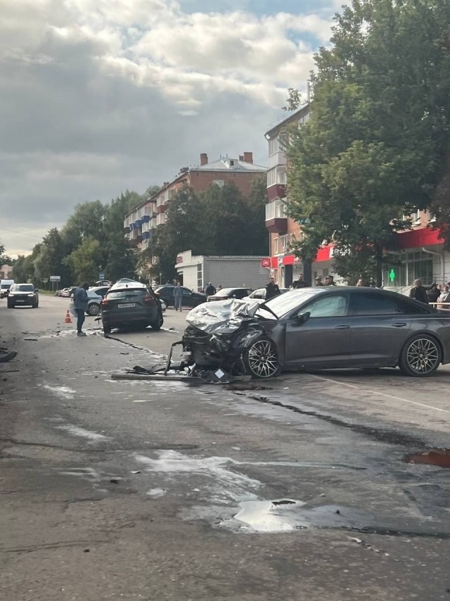 В Удмуртии Audi сына депутата врезалась в машину его бывшего автоинструктора