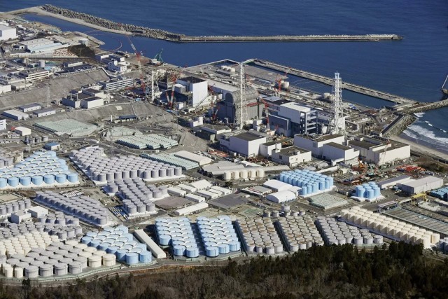 В Японии решили слить в море воду с АЭС "Фукусима-1"