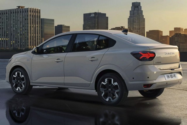 Renault обновила неизвестные в России Логан III и Сандеро III