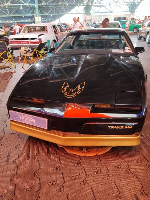 1977 Pontiac Firebird Trans Am Y82. Автопятница №147