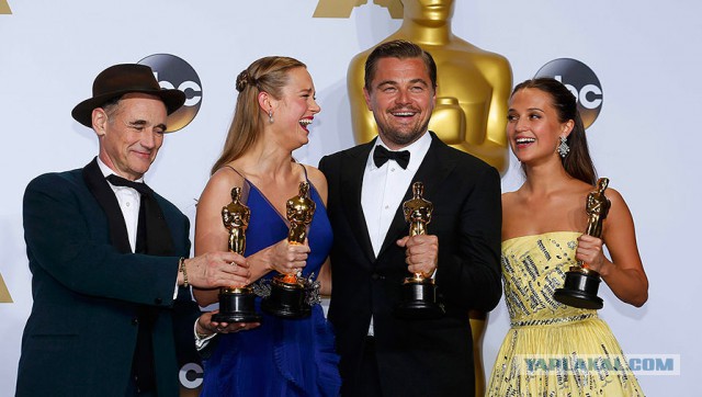 Самые яркие моменты  и платья  «Оскар 2016»