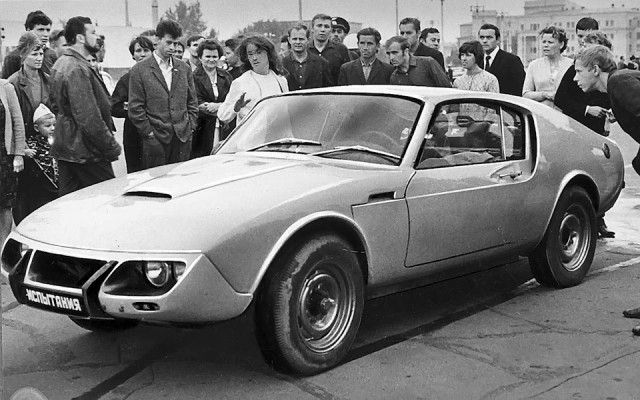 Кадры из автомобильной жизни СССР