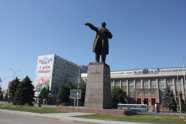 В Москве и Петербурге задержали возложивших цветы к памятникам Шевченко и Лесе Украинке.