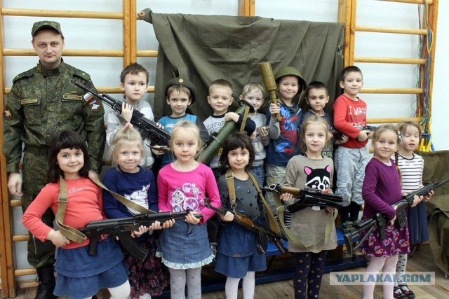 В Подмосковье 11-летняя девочка метнула нож в своего брата, потому что тот разлил суп