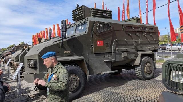 Выставка трофейной техники на Поклонке