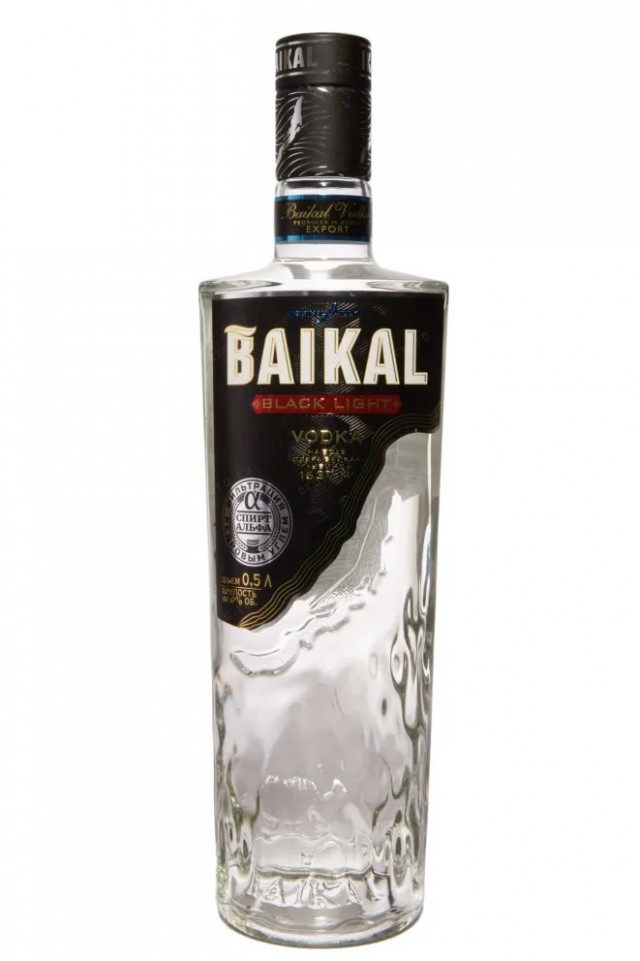 Водка Алтай выкатила 3-х литровую (!) бутылку.