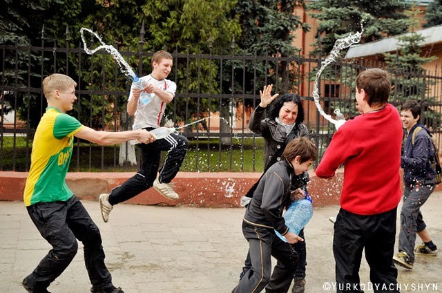 Чистый понедельник прошел бурно