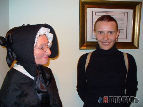 Кто из них восковой?