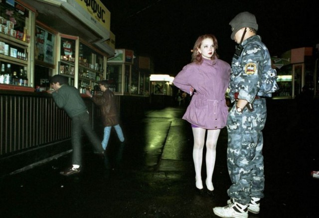 Секс-индустрия 90-х. "Субботники", бабушки-"минетчицы" и драки на Тверской
