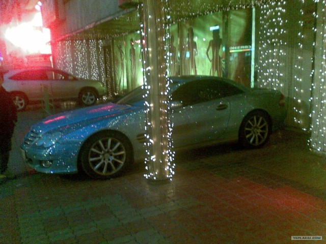 кристальный Mercedes